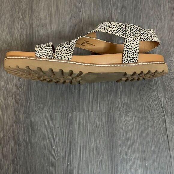 Universal Thread Lug Sole Sandals Leopard Print Animal Print Strap Size 11 - Picture 5 of 8